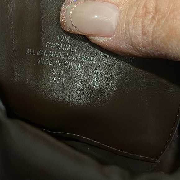 🪧 Stunning, Guess Platform Combat Ankle Booties, EUC - Picture 16 of 16